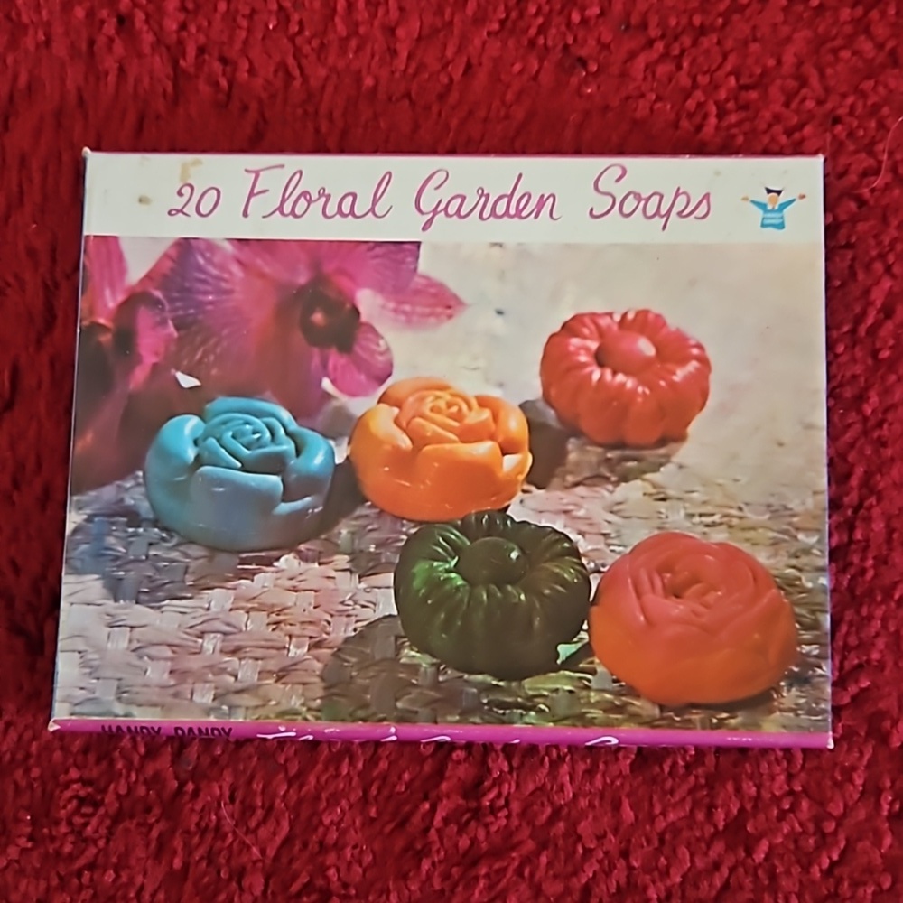 Vintage 1971  20 floral garden soap